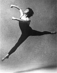 PAT'S BACH (1991) Choreography: Rachel Browne. Dancer: Pat Fraser. Photo: Cylla von Tiedemann